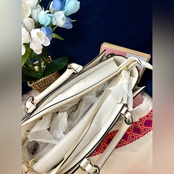 🌸ON SALE🌸Brand New Tory Burch small 'Robinson Crosshatch' tote 100% Authentic! - Picture 8 of 11